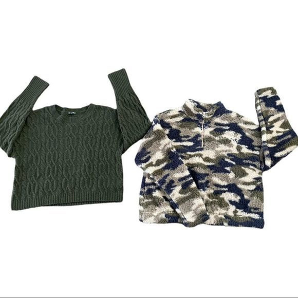 2 Piece pullover sweater lot Size Medium Green‎ Camo - Picture 1 of 12